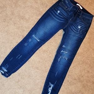 Distressed skinny jeans